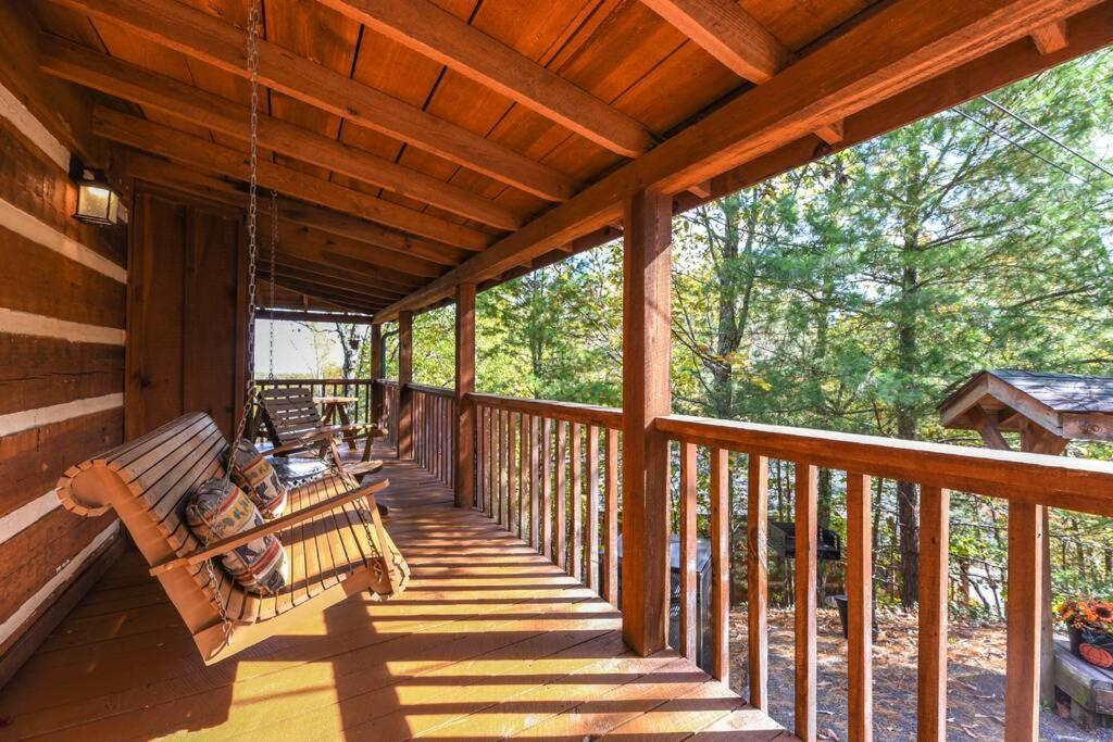 View! Cozy, Private, Fireplace, Hot Tub Log Cabin, Honeymoon! Сивиървил Екстериор снимка