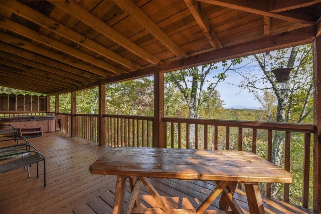 View! Cozy, Private, Fireplace, Hot Tub Log Cabin, Honeymoon! Сивиървил Екстериор снимка