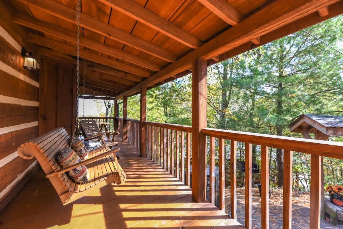 View! Cozy, Private, Fireplace, Hot Tub Log Cabin, Honeymoon! Сивиървил Екстериор снимка
